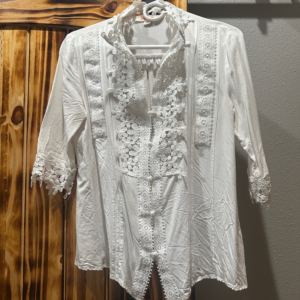 Elegant White Lace Women's Top